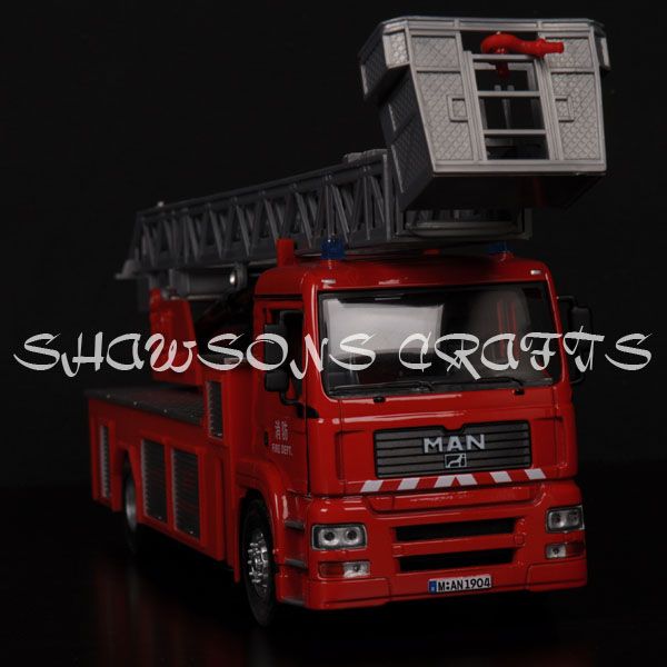 DIE CAST METAL 1/32 MAN FIRE ENGINE TRUCK PUMPER MODEL  