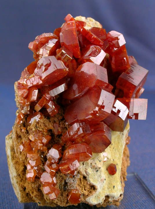 WORLDCLASS GEMMY FIRE RED VANADINITE + BIG CRYSTALS  