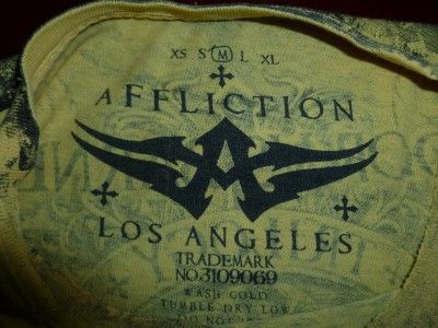 BUCKLE WOMENS AFFLICTION   RARE SKULLS, CROSS, WINGS T  Shirt, SIZE M 