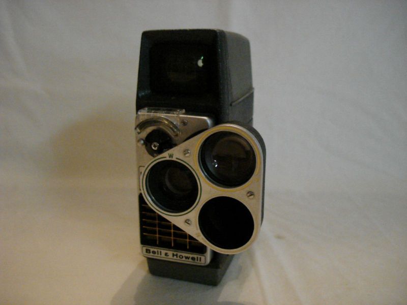 VINTAGE BELL & HOWELL ELECTRIC EYE 8MM MOVIE CAMERA  