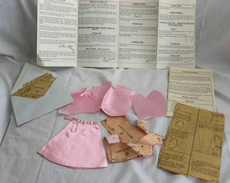 vintage BARBIE SEWING PATTERN w/directions +FABRIC  