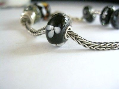   TROLLBEADS 7 1/2 BRACELET & 7 GLASS BEADS & SILVER 3 SIBLINGS CHARM