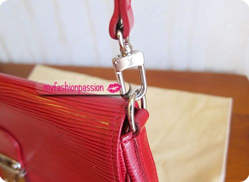 Louis Vuitton Segur epi pochette in red   discontinued  