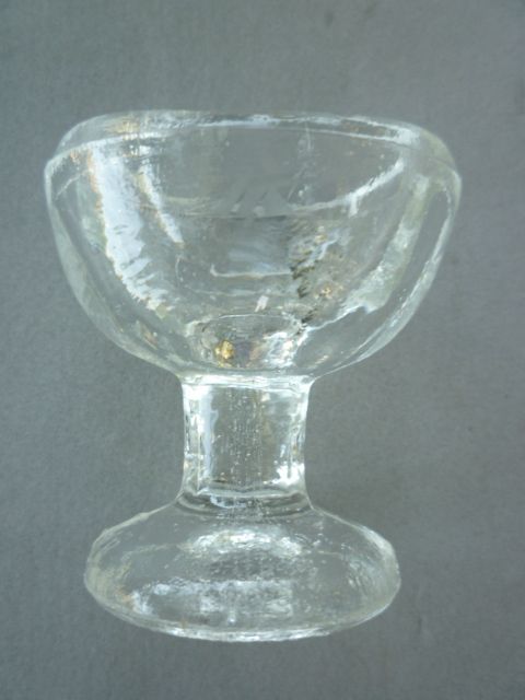 VINTAGE CLEAR EYE WASH CUP MARKING C R A eyewash  