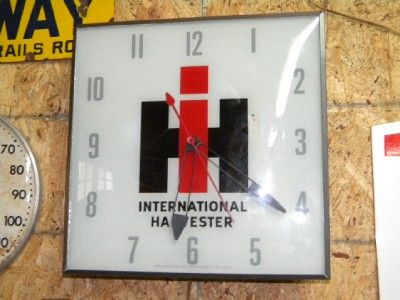 Old International Harvester IH Tractor Farm Feed Seed PAM Clock 