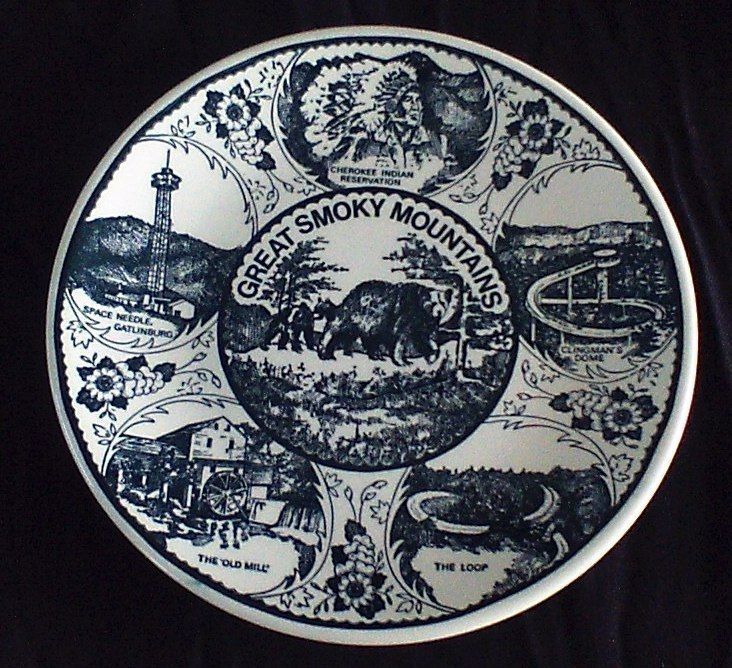 Souvenir *** GREAT SMOKY MOUNTAINS *** Collector Plate  