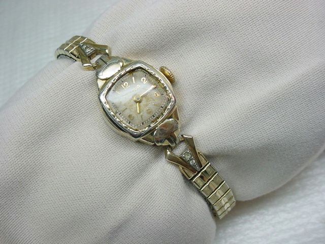 VINTAGE DECO BULOVA 10K ROLLED GOLD PLATE WATCH  