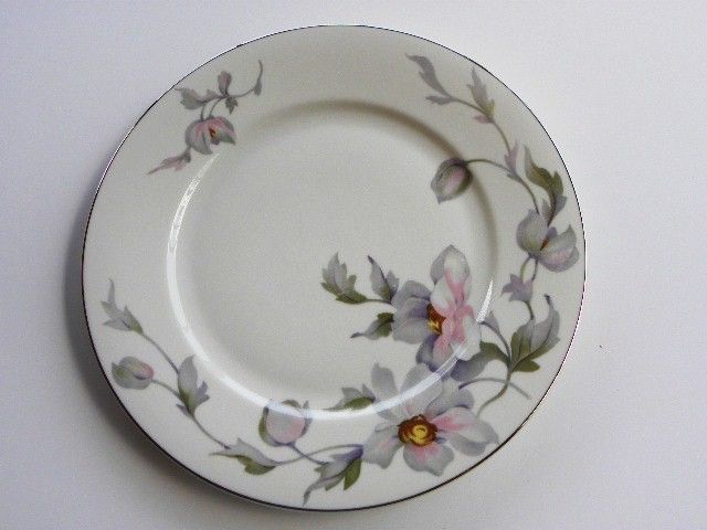 THUN CZECHOSLOVAKIA THU97 DINNER PLATE  