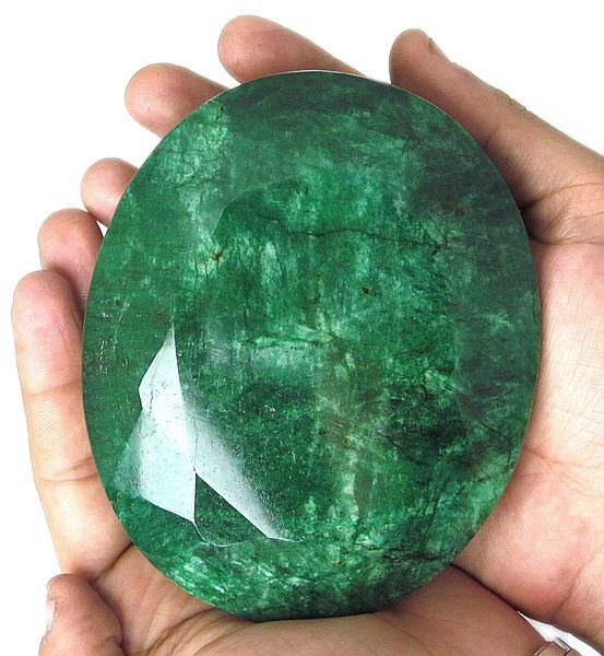 5095ct BIGGEST NATURAL EMERALD ON  MUSEUM GEMSTONE  