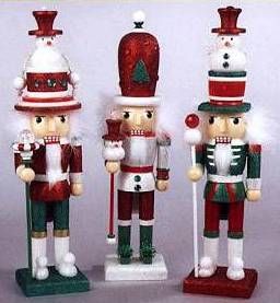 KURT ADLER WOODEN HOLLY WOOD 3 ASSORTED NUTCRACKER (S)  