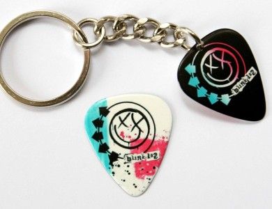 Blink 182 Keyring + Free Matching Guitar Pick 2 Sided  