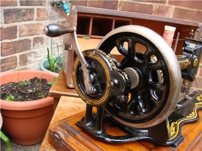 Antique Vintage Old Hand Crank Singer Sewing Machine 12K Fiddle Base 