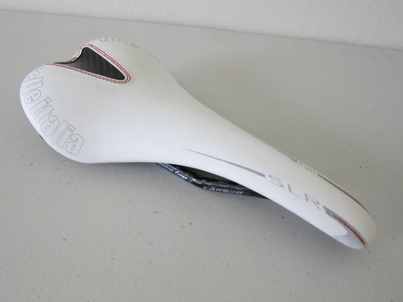 Selle Italia SLR carbonio saddle White carbon rails   125 grams  